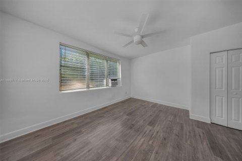 Immobilier commercial à vendre à Miami, Floride № 1946415 - photo 8