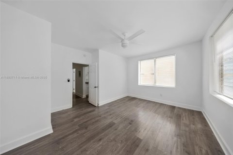 Immobilier commercial à vendre à Miami, Floride № 1946415 - photo 18