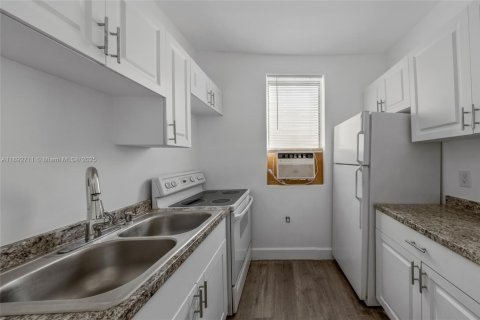 Immobilier commercial à vendre à Miami, Floride № 1946415 - photo 15