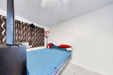 Immobilier commercial à vendre à Miami, Floride № 1946415 - photo 12