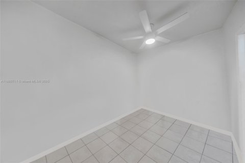 Immobilier commercial à vendre à Miami, Floride № 1946415 - photo 10