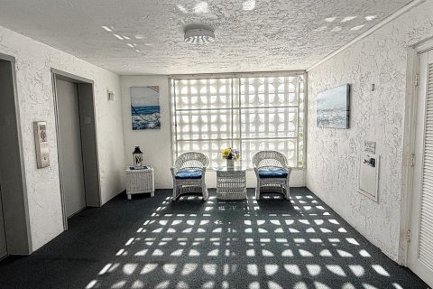 Condo in Lake Park, Florida, 2 bedrooms  № 2361708 - photo 8