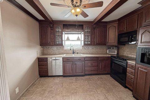 Condo in Lake Park, Florida, 2 bedrooms  № 2361708 - photo 19