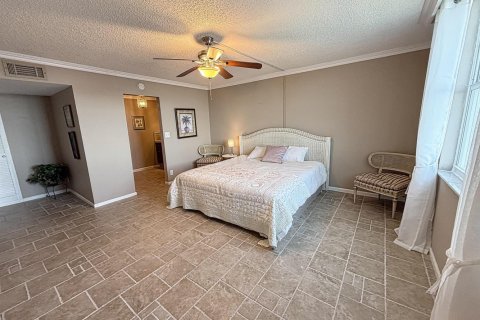 Condo in Lake Park, Florida, 2 bedrooms  № 2361708 - photo 28