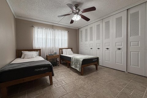 Condo in Lake Park, Florida, 2 bedrooms  № 2361708 - photo 22