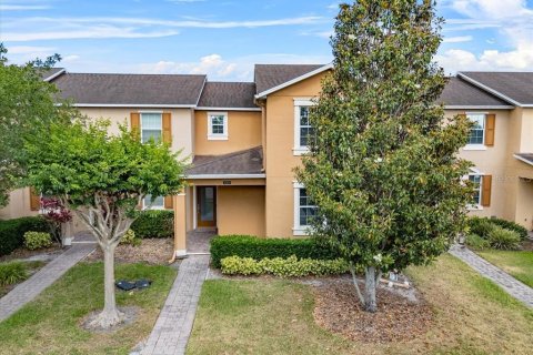 Townhouse in Orlando, Florida 4 bedrooms, 192.68 sq.m. № 1658881 - photo 1