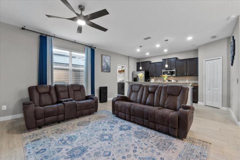 Townhouse in Orlando, Florida 4 bedrooms, 192.68 sq.m. № 1658881 - photo 6