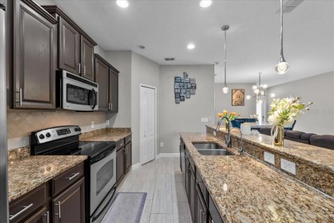 Townhouse in Orlando, Florida 4 bedrooms, 192.68 sq.m. № 1658881 - photo 7