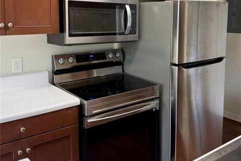 Condominio en alquiler en Orlando, Florida, 1 dormitorio, 62.52 m2 № 1912790 - foto 11