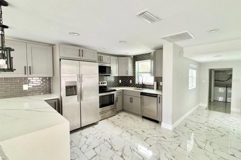 Villa ou maison à louer à Dunedin, Floride: 3 chambres, 102.1 m2 № 2408190 - photo 8
