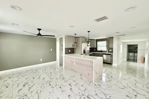 Villa ou maison à Dunedin, Floride 3 chambres, 102.1 m2 № 2408190