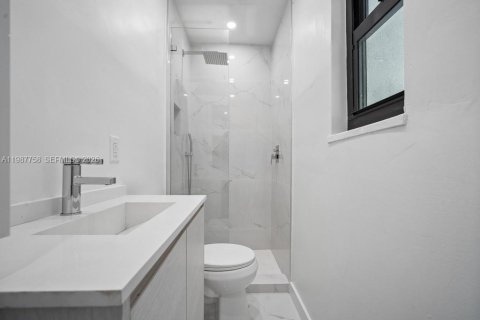 Villa ou maison à louer à Miami Beach, Floride: 6 chambres, 296.73 m2 № 2051449 - photo 17