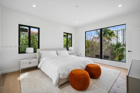 Villa ou maison à louer à Miami Beach, Floride: 6 chambres, 296.73 m2 № 2051449 - photo 24