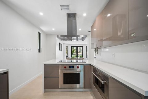 Villa ou maison à louer à Miami Beach, Floride: 6 chambres, 296.73 m2 № 2051449 - photo 13