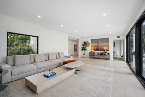 Villa ou maison à louer à Miami Beach, Floride: 6 chambres, 296.73 m2 № 2051449 - photo 7