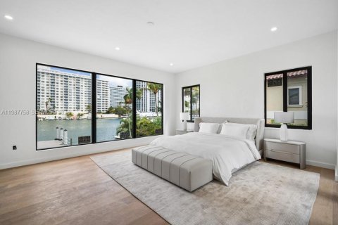 Villa ou maison à louer à Miami Beach, Floride: 6 chambres, 296.73 m2 № 2051449 - photo 30