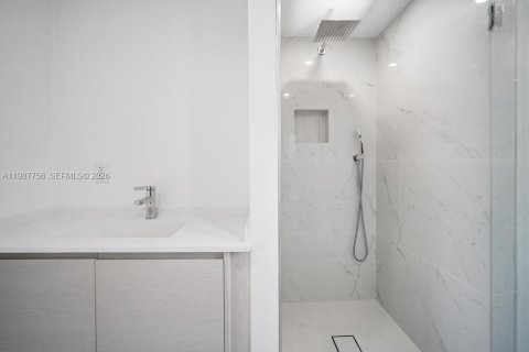 Villa ou maison à louer à Miami Beach, Floride: 6 chambres, 296.73 m2 № 2051449 - photo 27