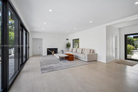 Villa ou maison à louer à Miami Beach, Floride: 6 chambres, 296.73 m2 № 2051449 - photo 6
