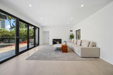 Villa ou maison à louer à Miami Beach, Floride: 6 chambres, 296.73 m2 № 2051449 - photo 5