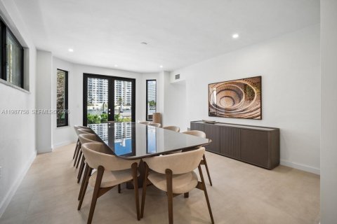 Villa ou maison à louer à Miami Beach, Floride: 6 chambres, 296.73 m2 № 2051449 - photo 10