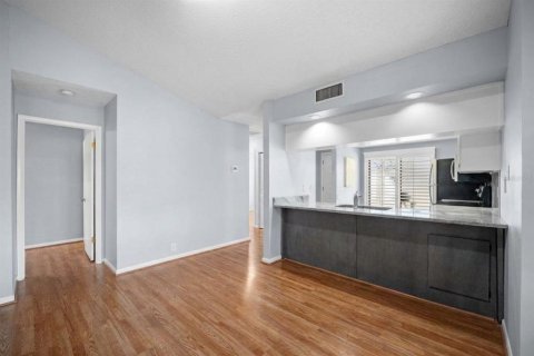 Townhouse in Brandon, Florida 2 bedrooms, 100.15 sq.m. № 2380910 - photo 20
