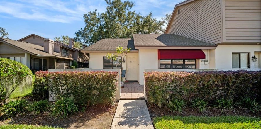 Townhouse in Brandon, Florida 2 bedrooms, 100.15 sq.m. № 2380910