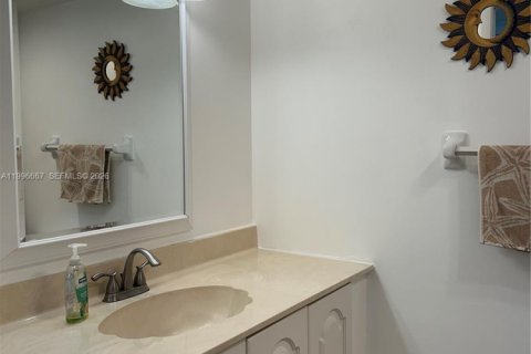 Condo in St. Lucie, Florida, 1 bedroom  № 2058778 - photo 7