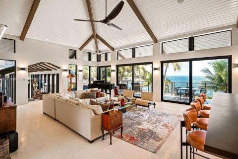 Villa ou maison à vendre à Coral Gables, Floride: 4 chambres, 412.02 m2 № 1971664 - photo 20