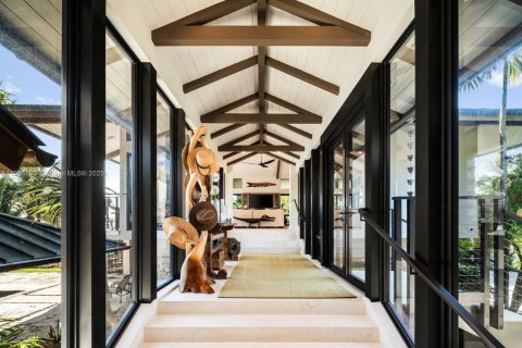 Villa ou maison à vendre à Coral Gables, Floride: 4 chambres, 412.02 m2 № 1971664 - photo 17