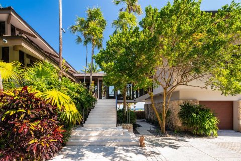 Villa ou maison à vendre à Coral Gables, Floride: 4 chambres, 412.02 m2 № 1971664 - photo 13