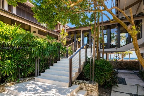 Villa ou maison à vendre à Coral Gables, Floride: 4 chambres, 412.02 m2 № 1971664 - photo 14