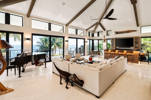 Villa ou maison à vendre à Coral Gables, Floride: 4 chambres, 412.02 m2 № 1971664 - photo 19