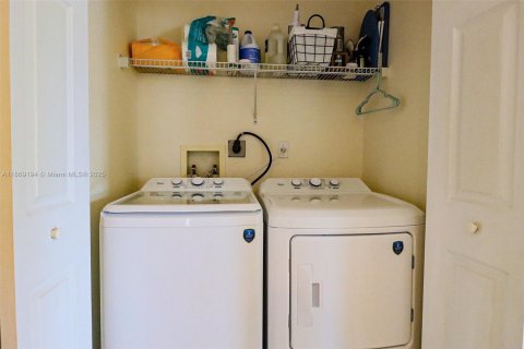 Copropriété à louer à West Palm Beach, Floride: 2 chambres, 124.86 m2 № 1895286 - photo 12