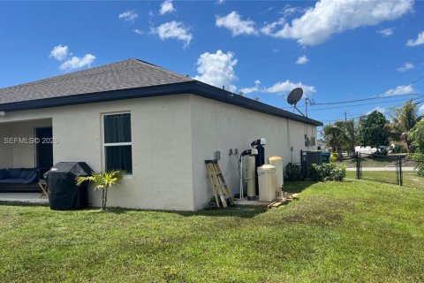 Villa ou maison à vendre à Cape Coral, Floride: 3 chambres, 129.51 m2 № 2037122 - photo 14