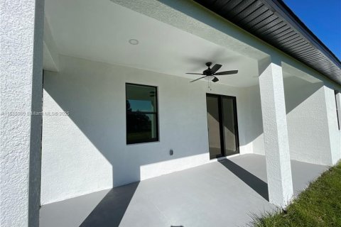 House in Lehigh Acres, Florida 3 bedrooms № 1874916 - photo 4