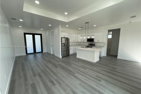 House in Lehigh Acres, Florida 3 bedrooms № 1874916 - photo 7