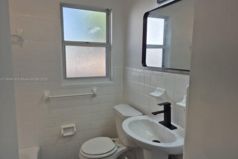 Villa ou maison à louer à Kissimmee, Floride: 2 chambres, 135.27 m2 № 1959678 - photo 3