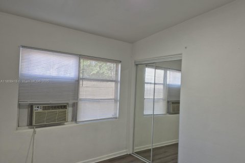 Villa ou maison à louer à Kissimmee, Floride: 2 chambres, 135.27 m2 № 1959678 - photo 4