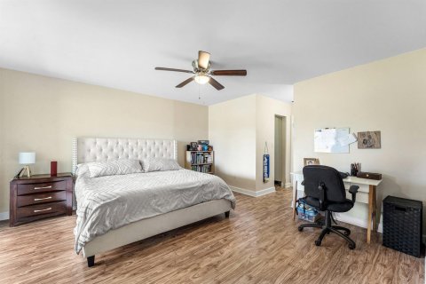 House in Boynton Beach, Florida 3 bedrooms, 121.42 sq.m. № 2191290 - photo 20