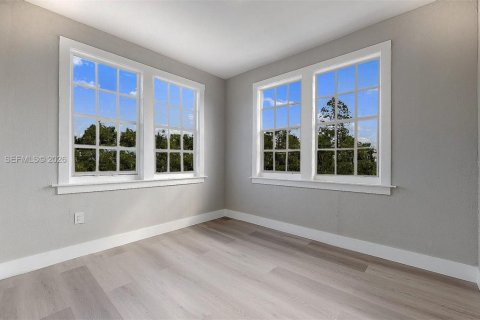 Снять в аренду виллу или дом в Майами, Флорида 2 спальни, 69.68м2, № 1998712 - фото 16