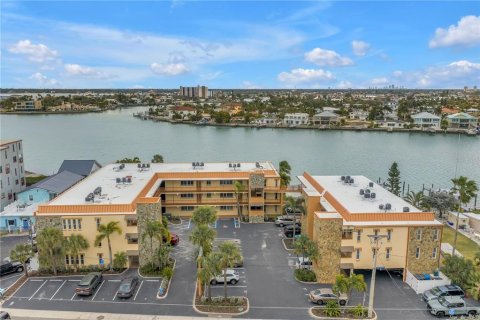 Copropriété à vendre à Saint Petersburg, Floride: 1 chambre, 45.15 m2 № 2155382 - photo 3