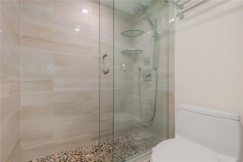 Condo in Miami Beach, Florida, 1 bedroom  № 1897465 - photo 23