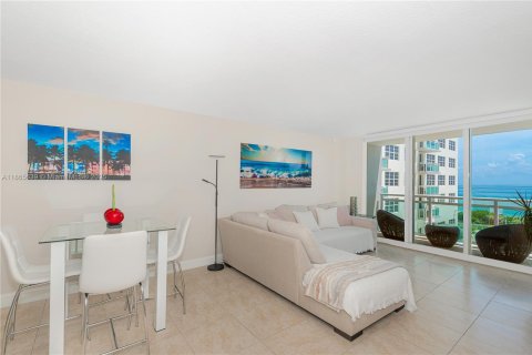 Condo in Miami Beach, Florida, 1 bedroom  № 1897465 - photo 19