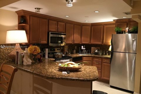 Copropriété à louer à Hallandale Beach, Floride: 1 chambre, 85.01 m2 № 1892095 - photo 5