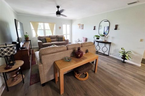 Condominio en venta en Saint Petersburg, Florida, 2 dormitorios, 94.76 m2 № 2102856 - foto 11