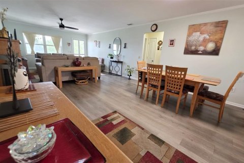 Condominio en venta en Saint Petersburg, Florida, 2 dormitorios, 94.76 m2 № 2102856 - foto 10