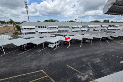 Condominio en venta en Saint Petersburg, Florida, 2 dormitorios, 94.76 m2 № 2102856 - foto 6