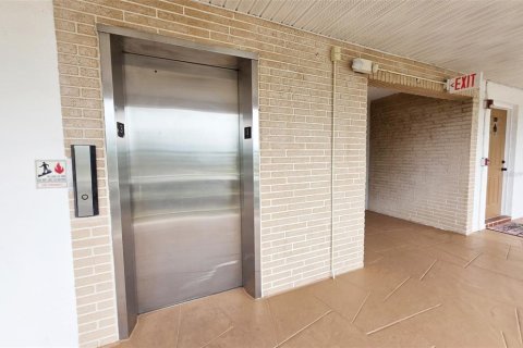 Condominio en venta en Saint Petersburg, Florida, 2 dormitorios, 94.76 m2 № 2102856 - foto 5