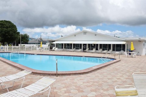 Condominio en venta en Saint Petersburg, Florida, 2 dormitorios, 94.76 m2 № 2102856 - foto 2