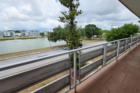 Condominio en venta en Saint Petersburg, Florida, 2 dormitorios, 94.76 m2 № 2102856 - foto 26